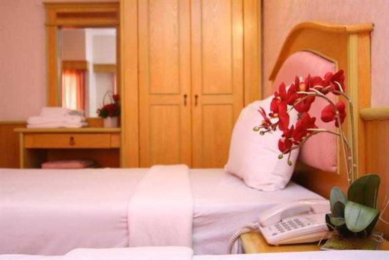 13 Coins Airport Hotel Min Buri Bangkok Luaran gambar