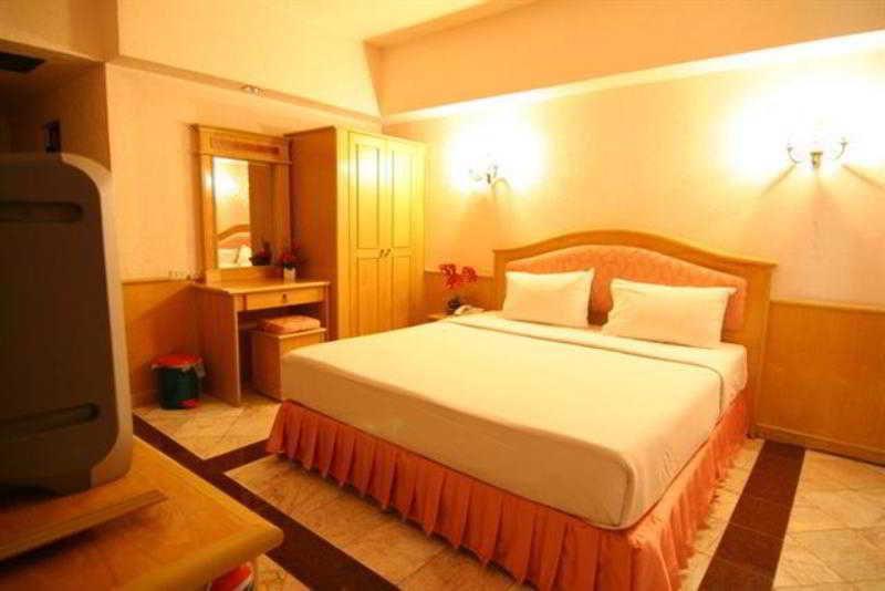 13 Coins Airport Hotel Min Buri Bangkok Luaran gambar