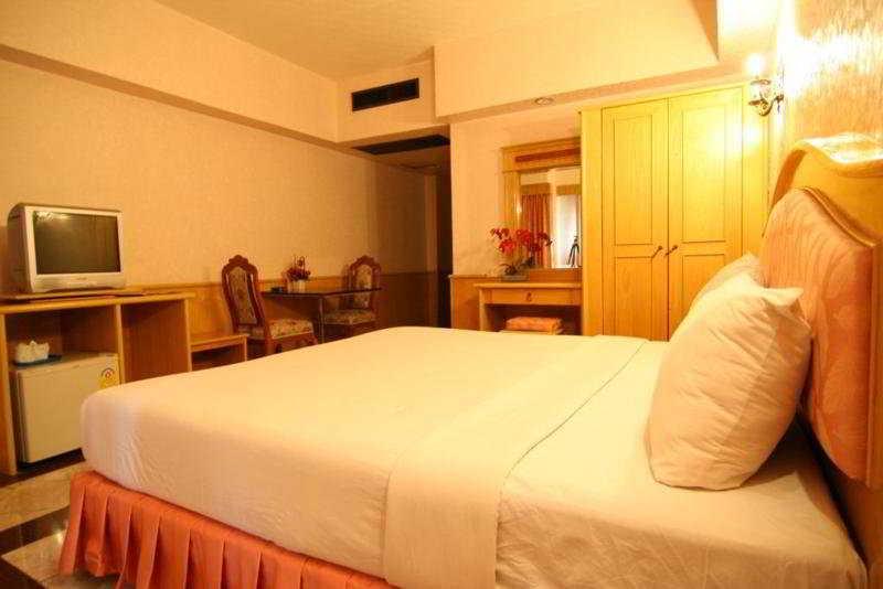 13 Coins Airport Hotel Min Buri Bangkok Luaran gambar