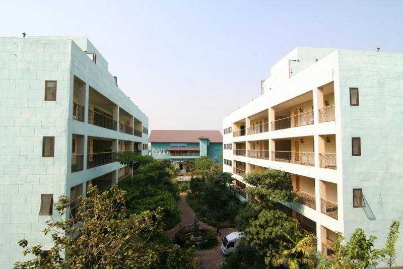 13 Coins Airport Hotel Min Buri Bangkok Luaran gambar